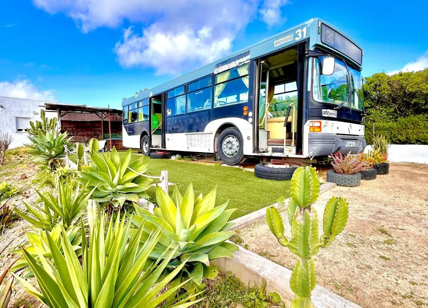 Hotel Autobus Palmibus Vejer de la Frontera 0*,  Spagna